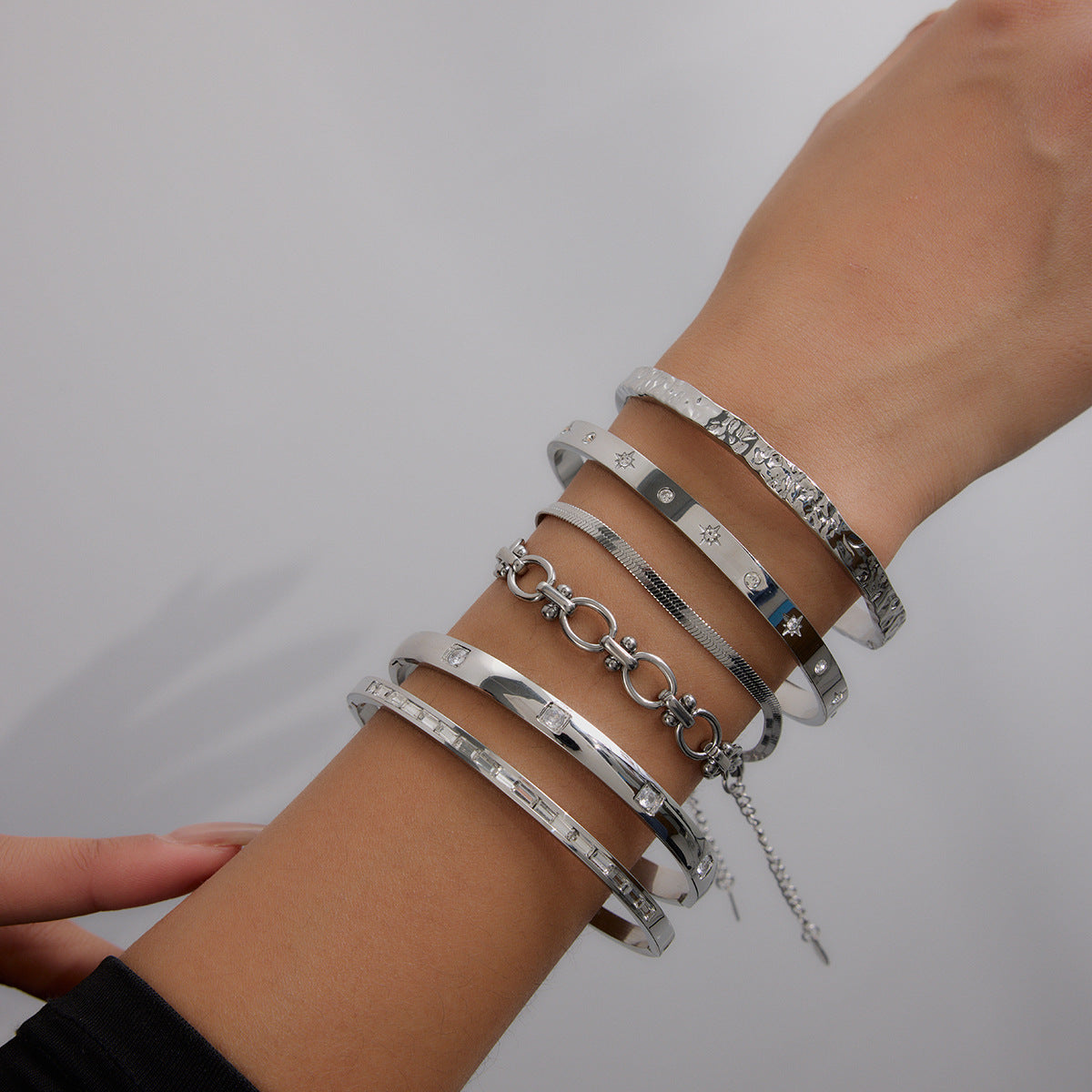 18K Gold Stainless Steel Bracelet – Elegant Titanium Steel Bangle