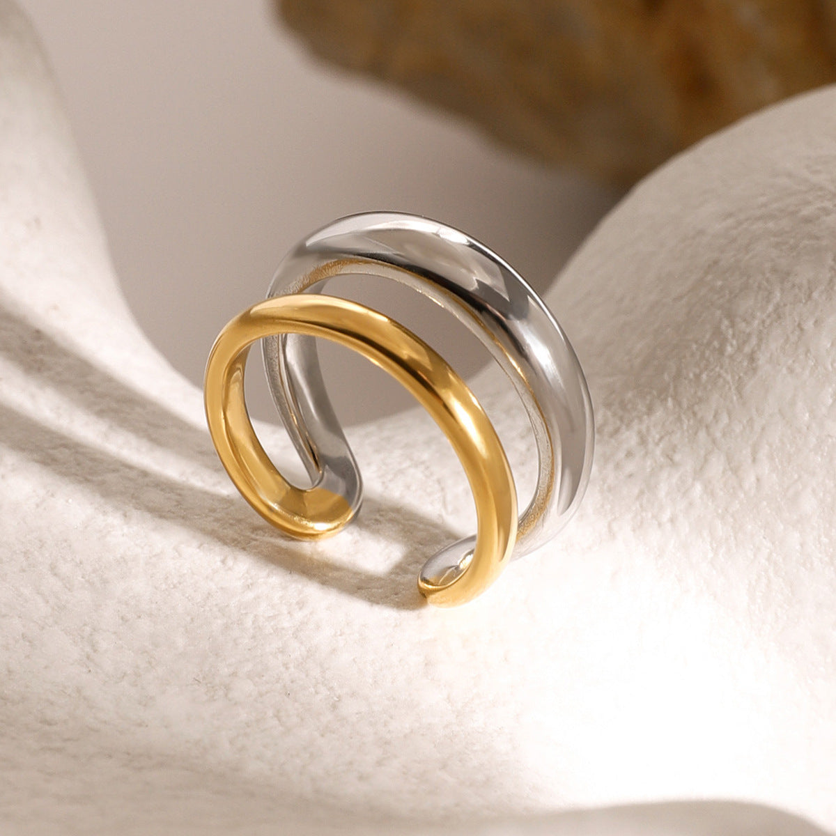Bold Floral Titanium Steel Ring – Elegant INS-Style Statement Jewelry