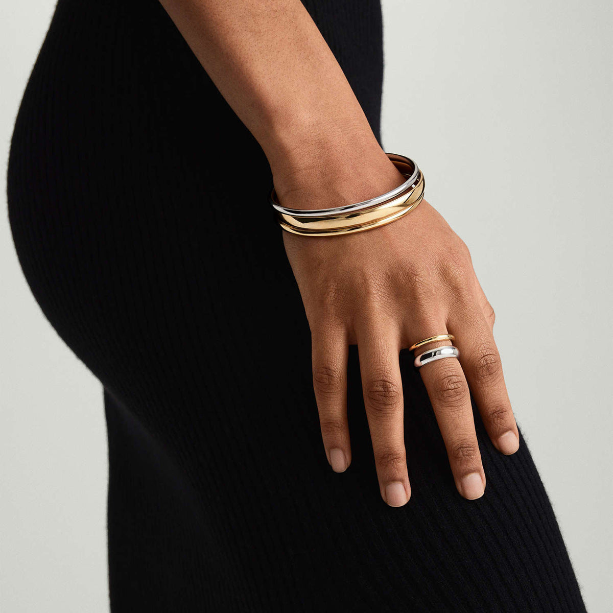 Bold Floral Titanium Steel Ring – Elegant INS-Style Statement Jewelry