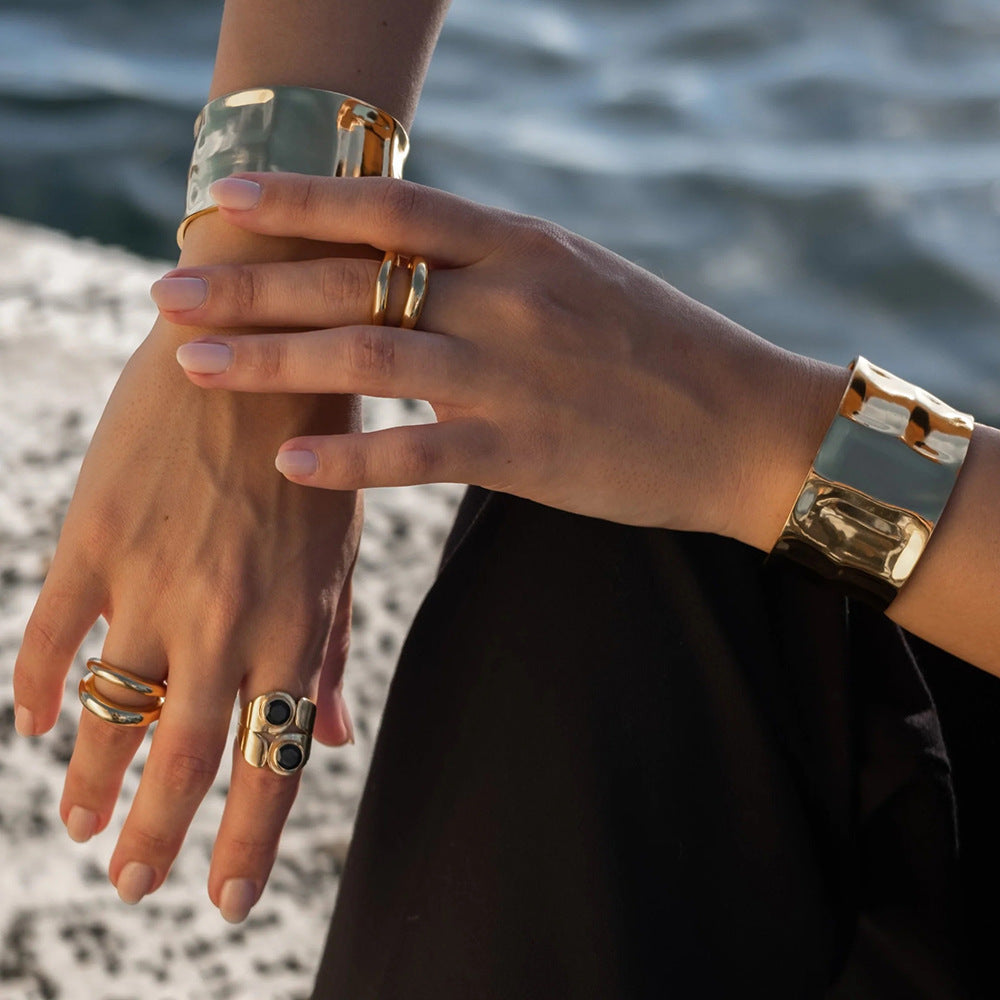 Gold-Plated Titanium Steel Bangle – High-End Open Cuff Bracelet