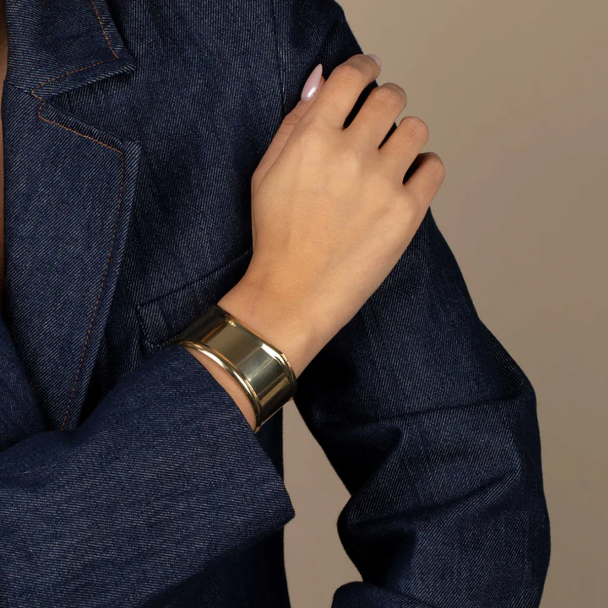 Gold-Plated Titanium Steel Bangle – High-End Open Cuff Bracelet